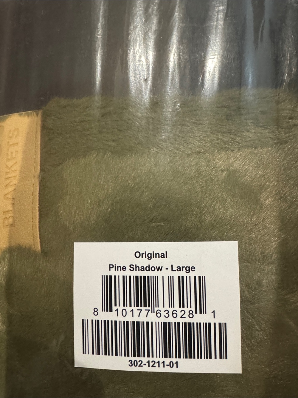 Lola Blankets/Pine Shadow/Size L/Faux Fur Throw/Blanket/NWT! NIB! SEALED! NEW!!! - Picture 9 of 15